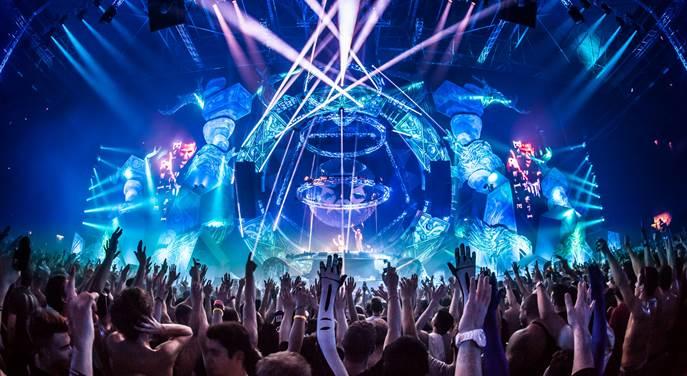 MEGA TRAK DANCE LUNES A JUEVES Y VIERNES NOCHE